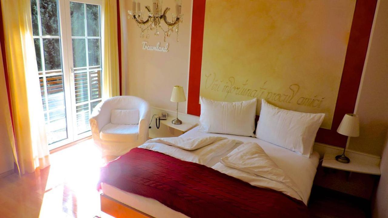 Lovely In Boutique-Hotel Velden Velden am Woerthersee Exterior photo